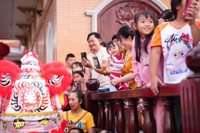 Khai mạc chương trình Tặng Chữ Đầu Xuân Ất Tỵ 2025