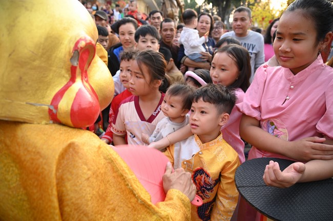 Khai mạc chương trình Tặng Chữ Đầu Xuân Ất Tỵ 2025