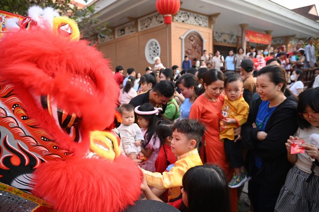 Khai mạc chương trình Tặng Chữ Đầu Xuân Ất Tỵ 2025