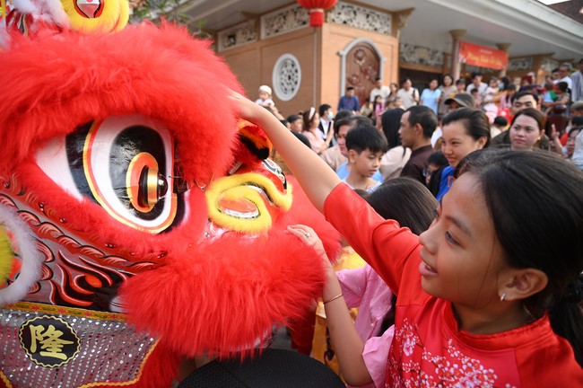 Khai mạc chương trình Tặng Chữ Đầu Xuân Ất Tỵ 2025