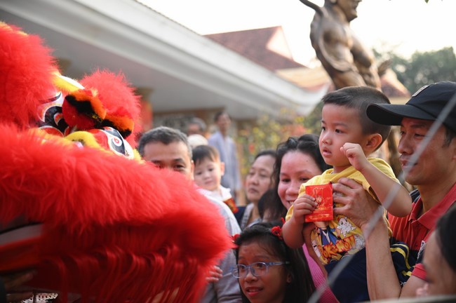 Khai mạc chương trình Tặng Chữ Đầu Xuân Ất Tỵ 2025