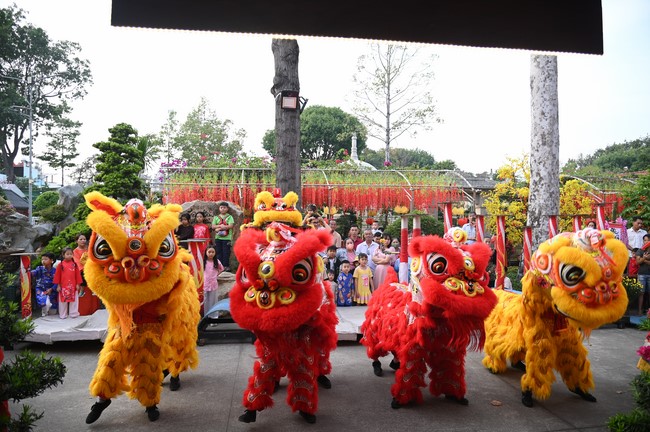 Khai mạc chương trình Tặng Chữ Đầu Xuân Ất Tỵ 2025