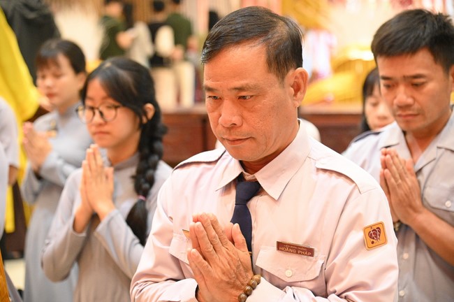 Tặng lộc đầu xuân – Ngày mùng 1 Tết Ất Tỵ 2025