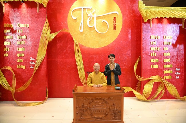 Tặng lộc đầu xuân – Ngày mùng 1 Tết Ất Tỵ 2025