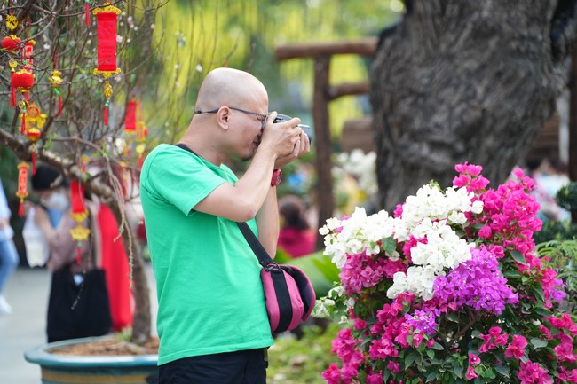 Tặng lộc đầu xuân – Ngày mùng 1 Tết Ất Tỵ 2025