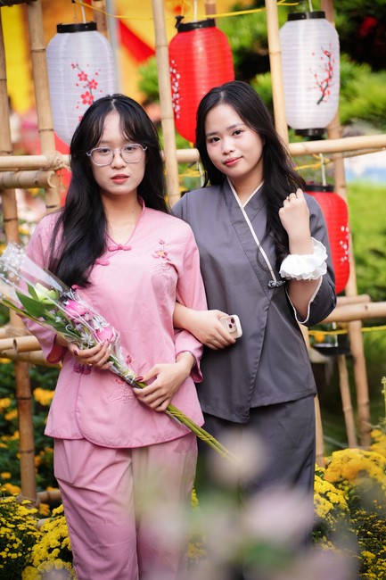 Tặng lộc đầu xuân – Ngày mùng 1 Tết Ất Tỵ 2025