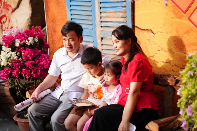 Tặng lộc đầu xuân – Ngày mùng 1 Tết Ất Tỵ 2025