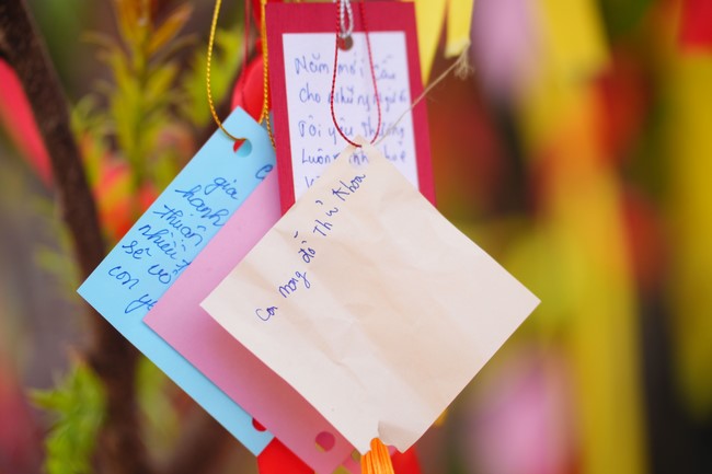 Tặng lộc đầu xuân – Ngày mùng 1 Tết Ất Tỵ 2025