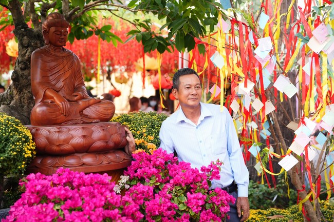 Tặng lộc đầu xuân – Ngày mùng 1 Tết Ất Tỵ 2025