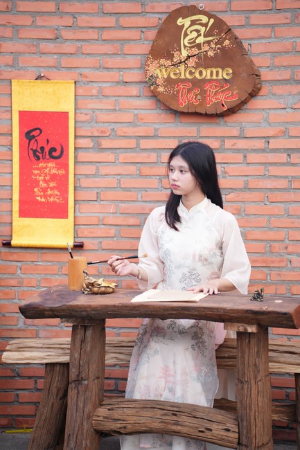 Tặng lộc đầu xuân – Ngày mùng 1 Tết Ất Tỵ 2025