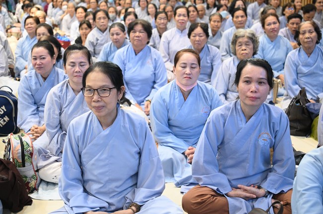 Tặng lộc đầu xuân – Ngày mùng 1 Tết Ất Tỵ 2025