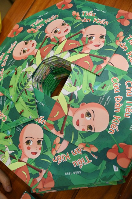 Tặng lộc đầu xuân – Ngày mùng 1 Tết Ất Tỵ 2025