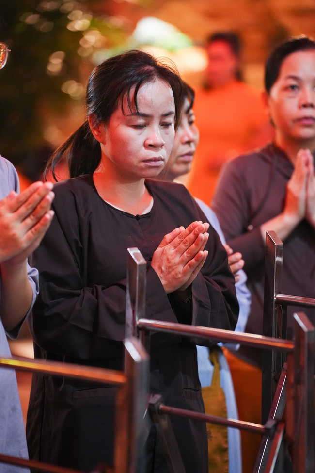 Đêm giao thừa chào đón năm Ất Tỵ 2025