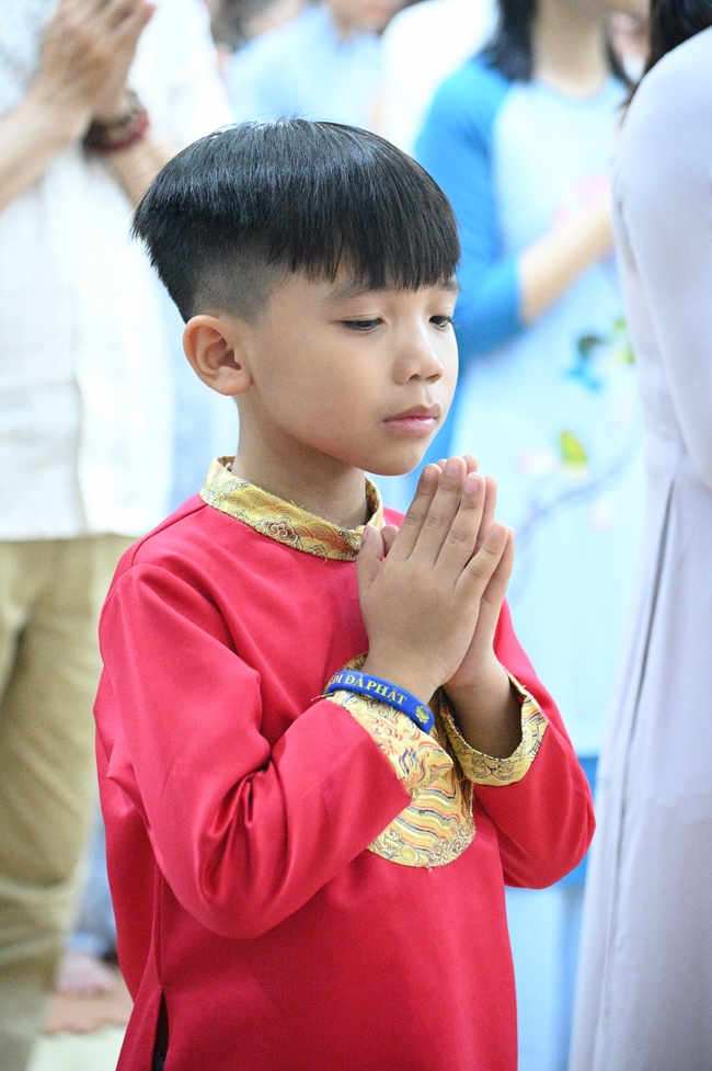 Đêm giao thừa chào đón năm Ất Tỵ 2025