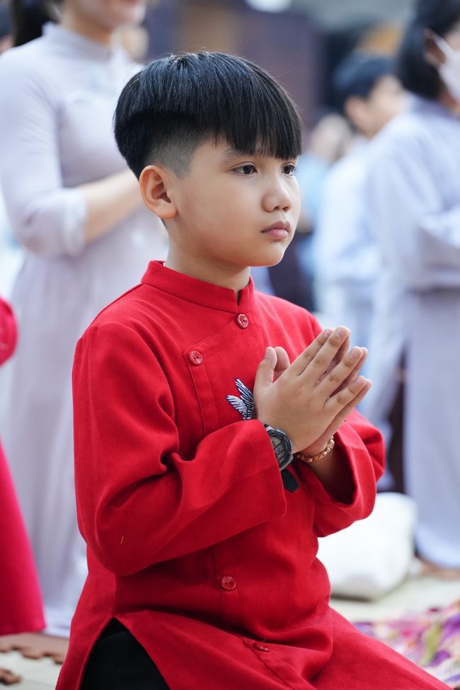 Đêm giao thừa chào đón năm Ất Tỵ 2025