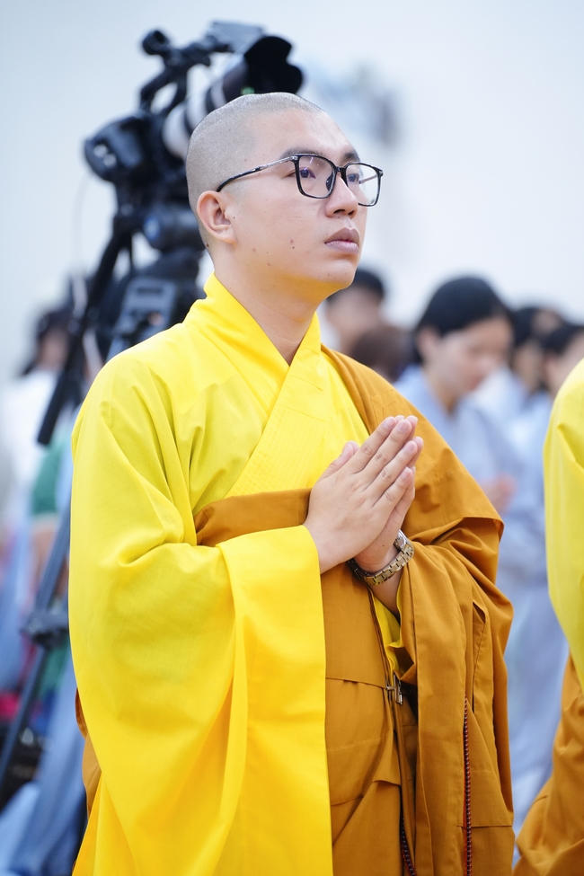 Đêm giao thừa chào đón năm Ất Tỵ 2025