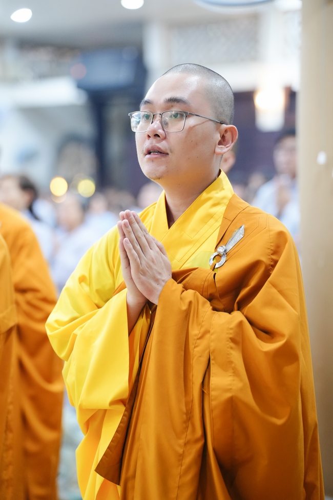 Đêm giao thừa chào đón năm Ất Tỵ 2025