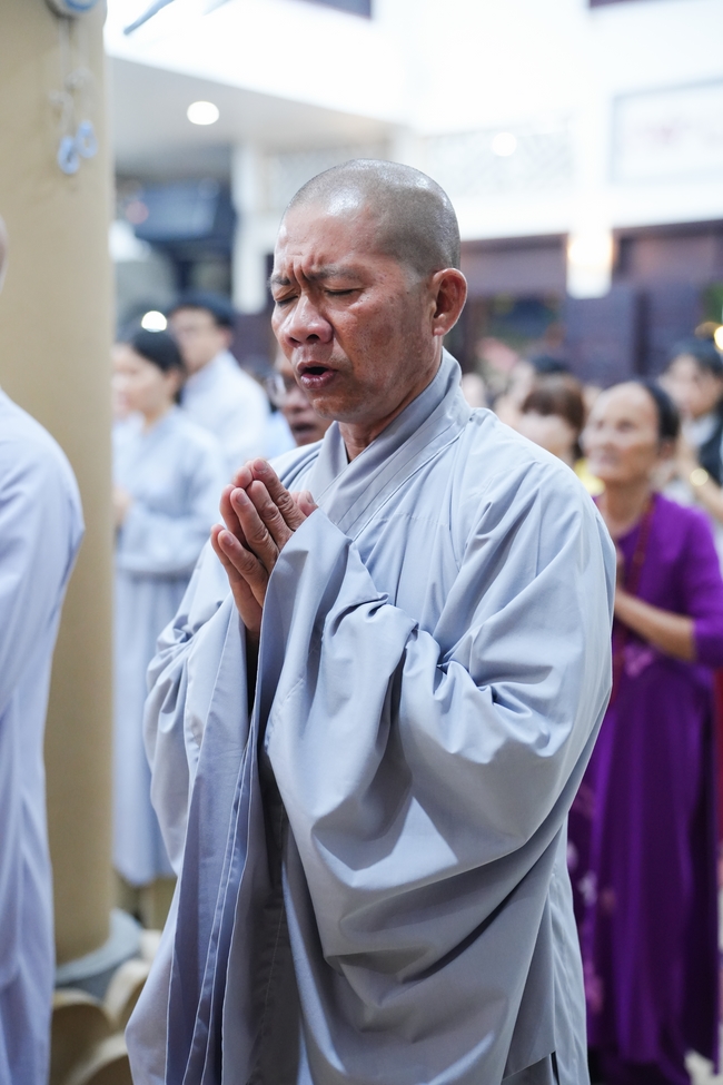 Đêm giao thừa chào đón năm Ất Tỵ 2025