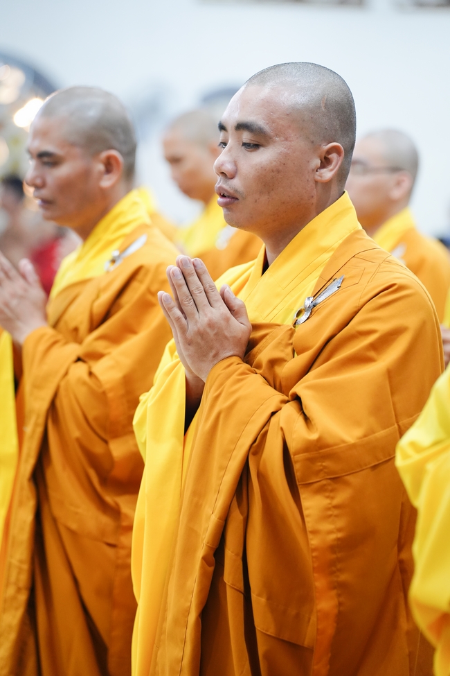 Đêm giao thừa chào đón năm Ất Tỵ 2025