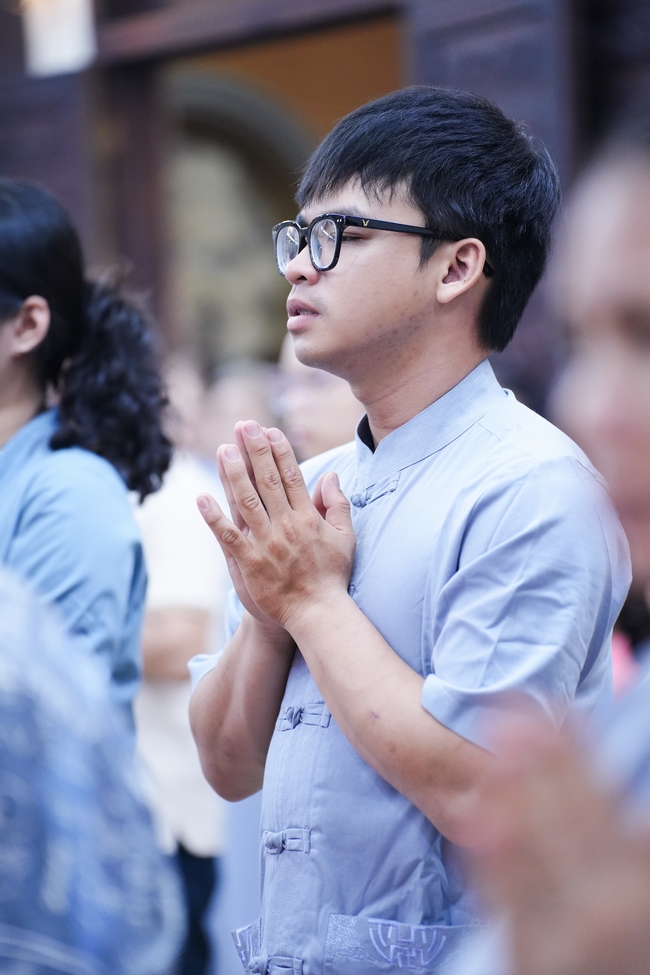 Đêm giao thừa chào đón năm Ất Tỵ 2025