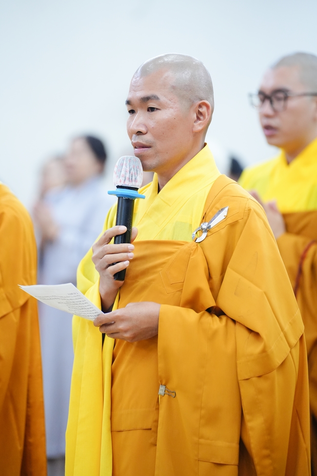 Đêm giao thừa chào đón năm Ất Tỵ 2025