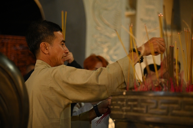 Đêm giao thừa chào đón năm Ất Tỵ 2025