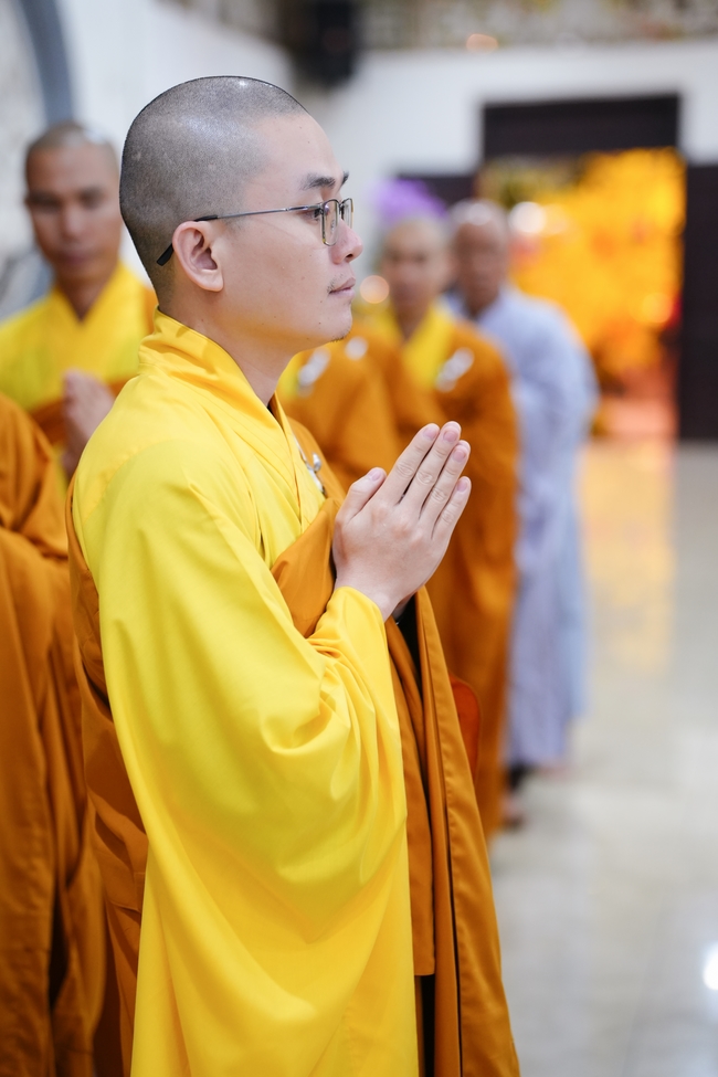 Đêm giao thừa chào đón năm Ất Tỵ 2025