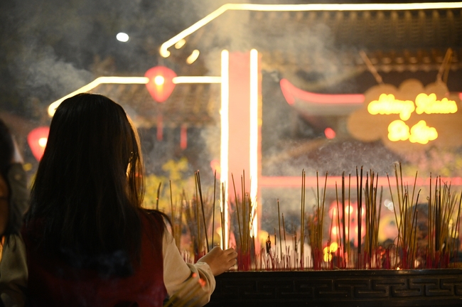 Đêm giao thừa chào đón năm Ất Tỵ 2025