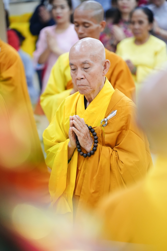 Đêm giao thừa chào đón năm Ất Tỵ 2025