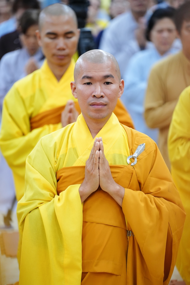 Đêm giao thừa chào đón năm Ất Tỵ 2025