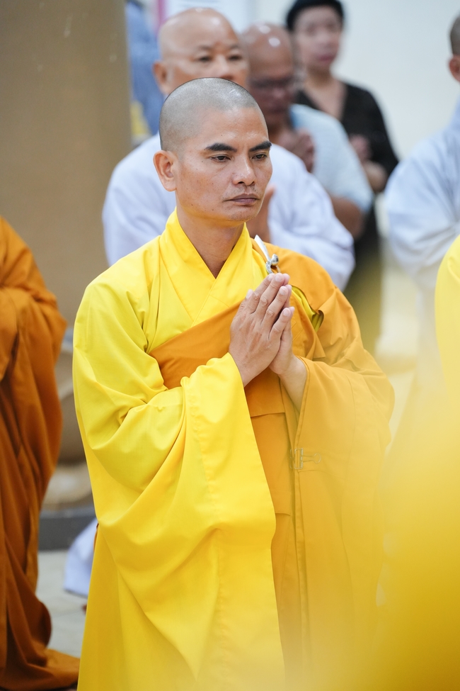 Đêm giao thừa chào đón năm Ất Tỵ 2025