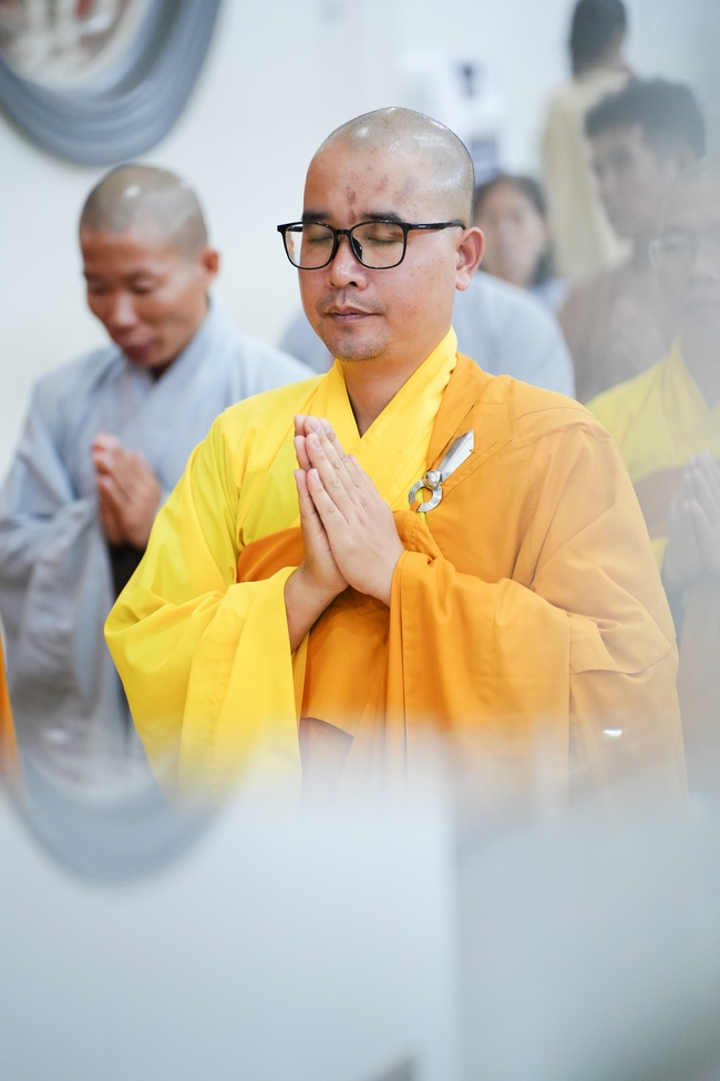 Đêm giao thừa chào đón năm Ất Tỵ 2025