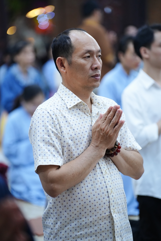 Đêm giao thừa chào đón năm Ất Tỵ 2025