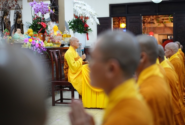 Đêm giao thừa chào đón năm Ất Tỵ 2025