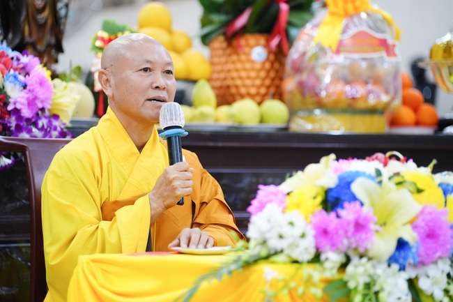 Đêm giao thừa chào đón năm Ất Tỵ 2025