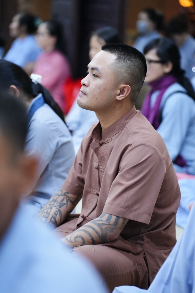 Đêm giao thừa chào đón năm Ất Tỵ 2025