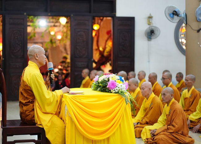 Đêm giao thừa chào đón năm Ất Tỵ 2025