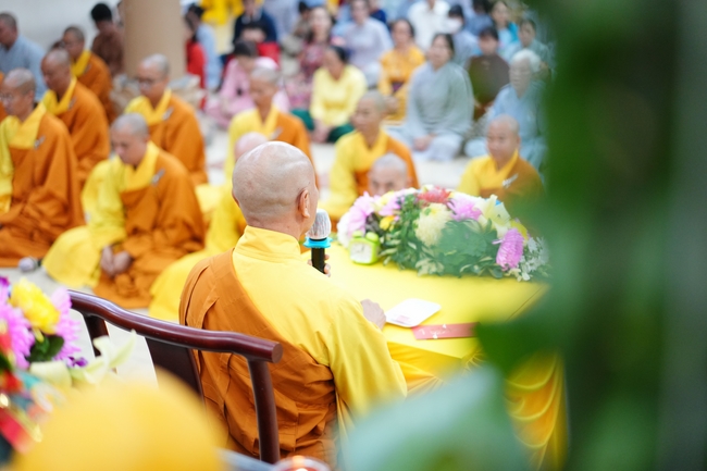 Đêm giao thừa chào đón năm Ất Tỵ 2025