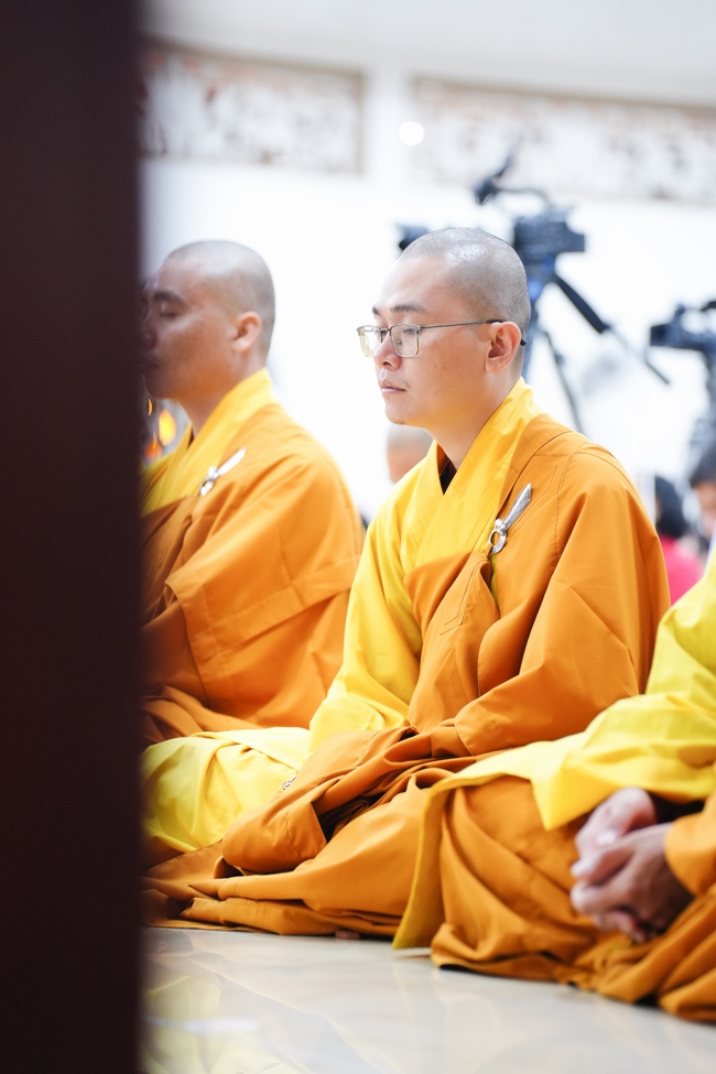 Đêm giao thừa chào đón năm Ất Tỵ 2025