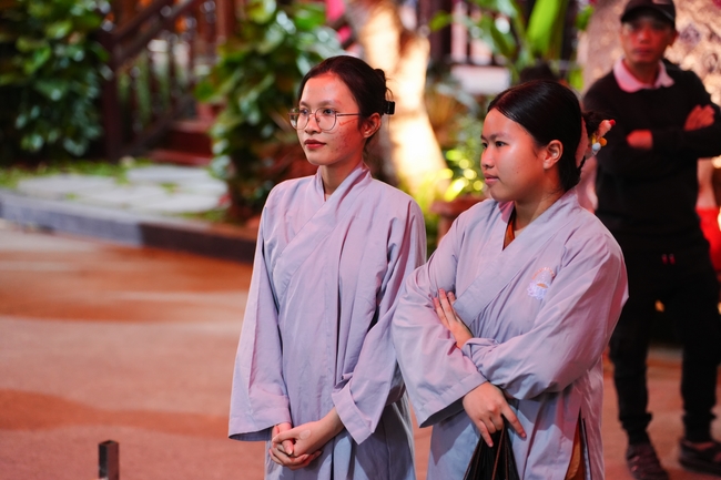 Đêm giao thừa chào đón năm Ất Tỵ 2025