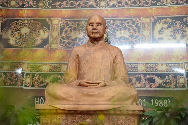 Đêm giao thừa chào đón năm Ất Tỵ 2025