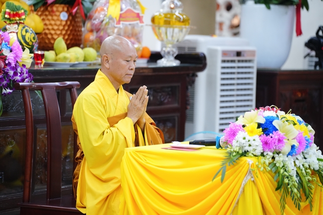 Đêm giao thừa chào đón năm Ất Tỵ 2025