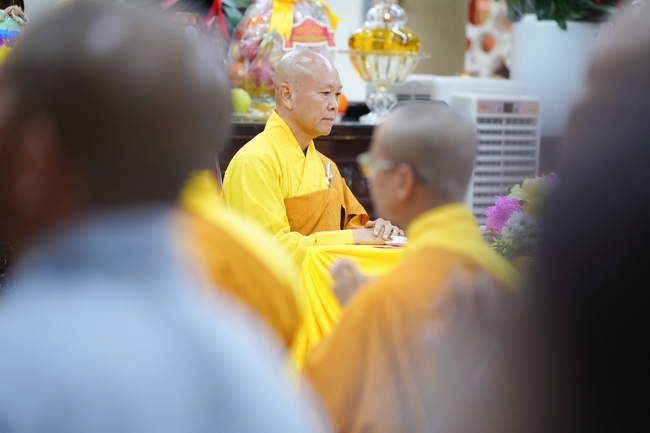 Đêm giao thừa chào đón năm Ất Tỵ 2025