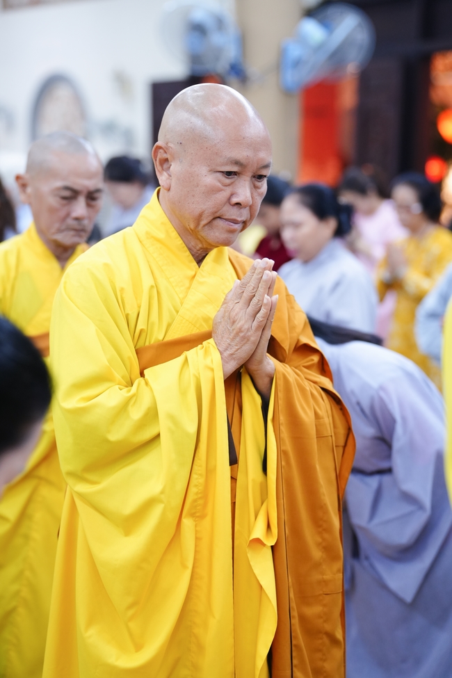 Đêm giao thừa chào đón năm Ất Tỵ 2025