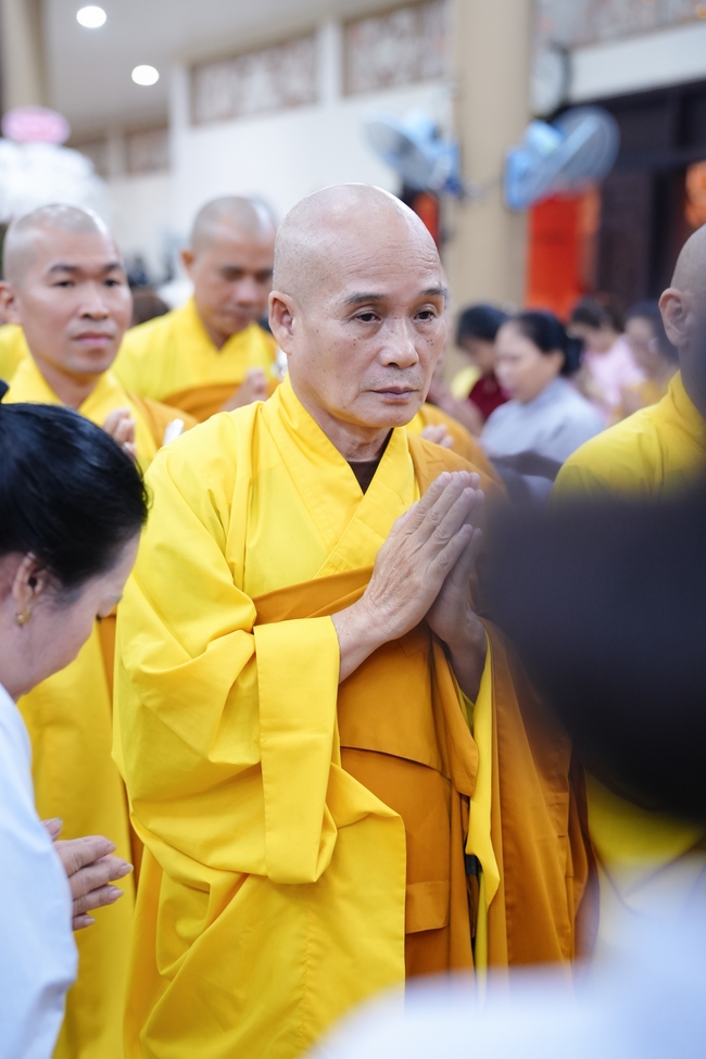 Đêm giao thừa chào đón năm Ất Tỵ 2025