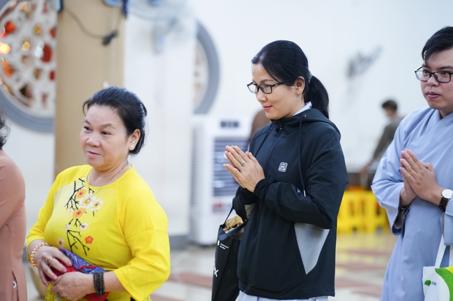 Đêm giao thừa chào đón năm Ất Tỵ 2025