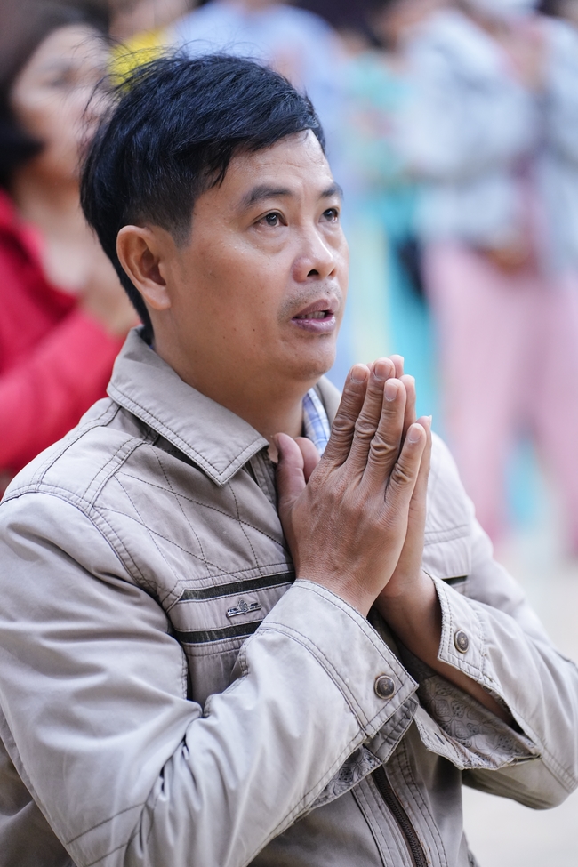 Đêm giao thừa chào đón năm Ất Tỵ 2025