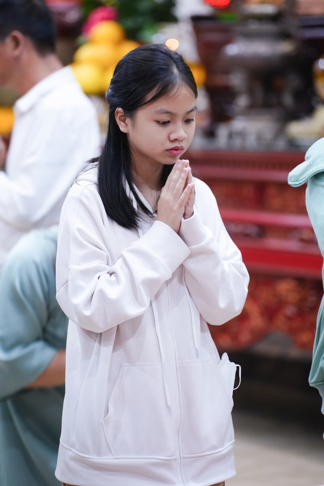 Đêm giao thừa chào đón năm Ất Tỵ 2025