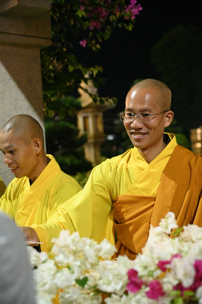 Đêm giao thừa chào đón năm Ất Tỵ 2025