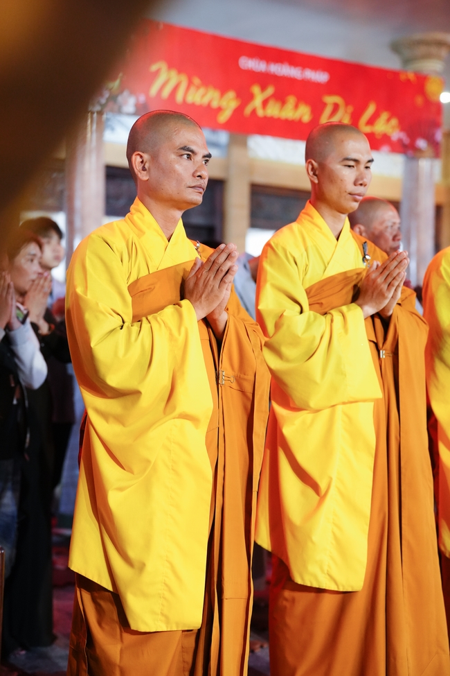 Đêm giao thừa chào đón năm Ất Tỵ 2025